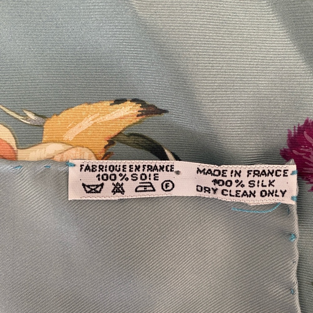 Hermes Paris " Regina" 90 cm Silk Scarf with Floral & Ribbon Design - Picture 6 of 6